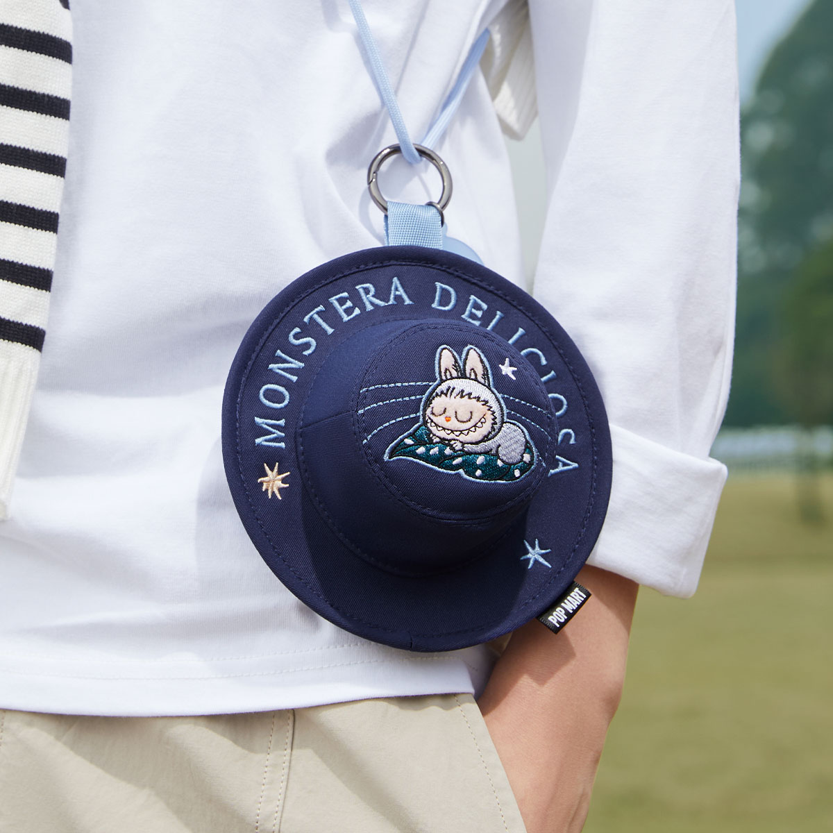 Mini Bolso de Sombrero Labubu Monstera Deliciosa – Serie Fall In Wild - Imagen 3