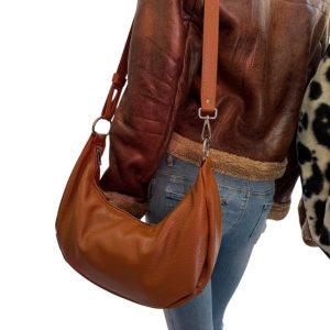 Bolso de Hombro en Piel Italiana con Diseño Medialuna, Bolsillo Trasero y Gran Capacidad Mujer