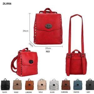 Mochila Sintética de Mujer con Asa Larga Ajustable, Solapa de Giro y Tachuelas Decorativas Frontales