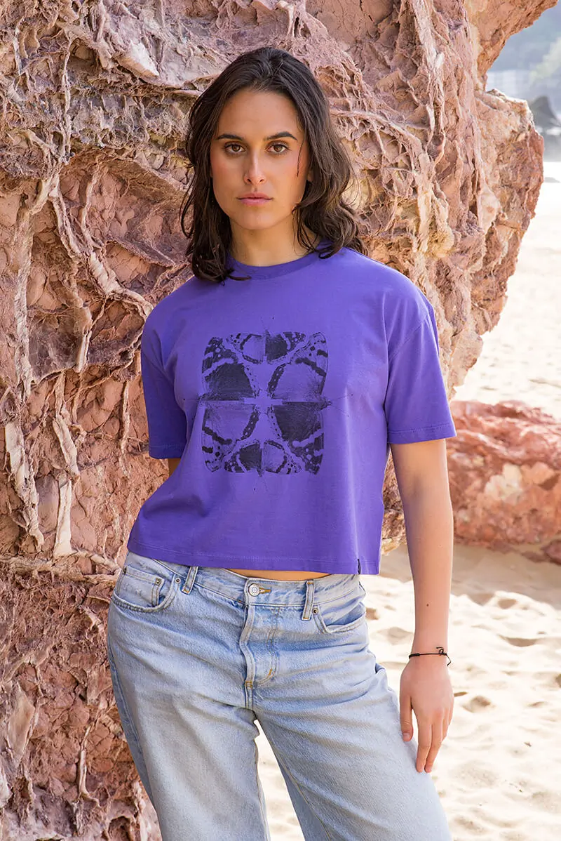 Camiseta orgánica corta morada MARIPOSA - Imagen 2