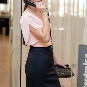 Blusa con abertura en manga