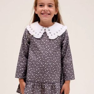 Vestido gris hojas blancas