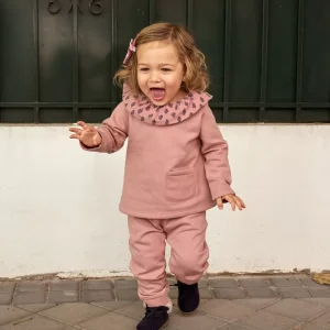 Conjunto sport cuello hojas