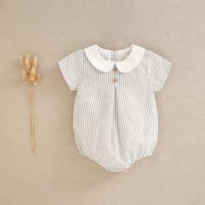 Pelele rayas blancas y grises cuello