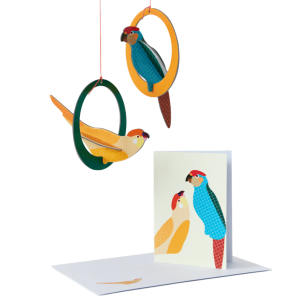 TARJETA POP UP CON FIGURA 3D PERIQUITOS. STUDIO ROOF